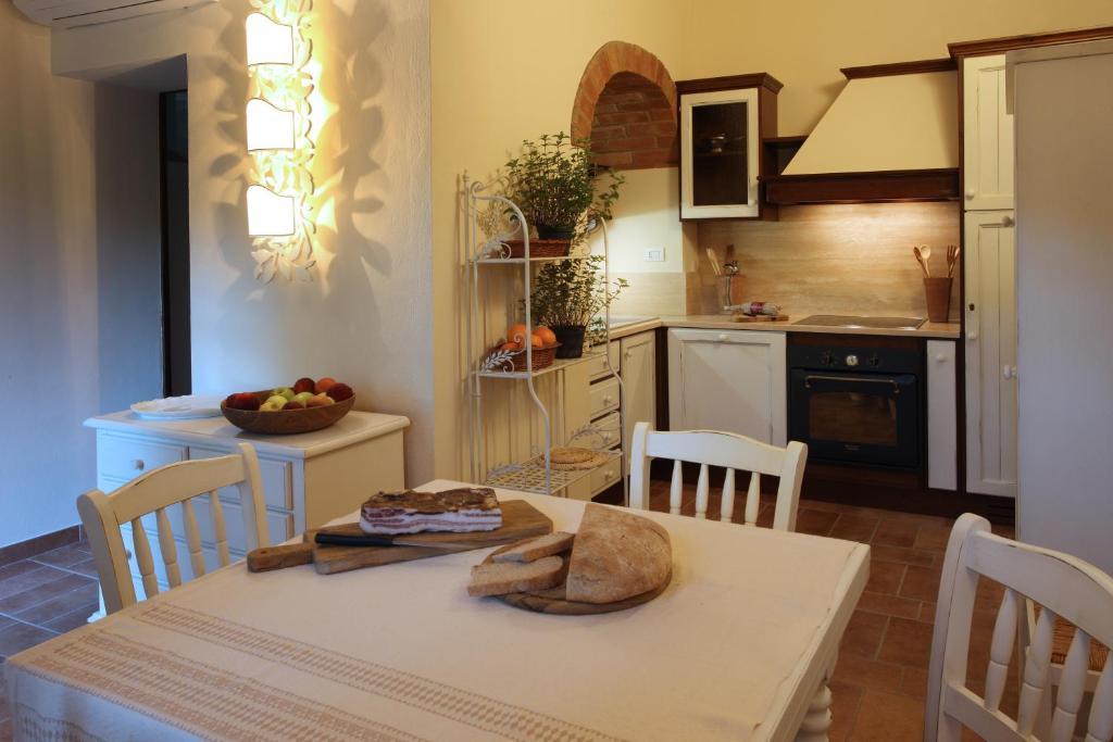 Borgo San Benedetto Guest House Montaione Exterior photo